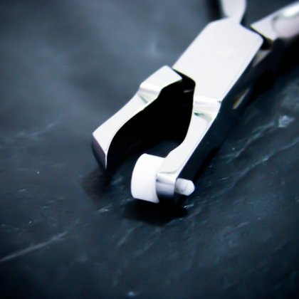 PINZA QUITA BANDAS (ESTERILIZABLE)